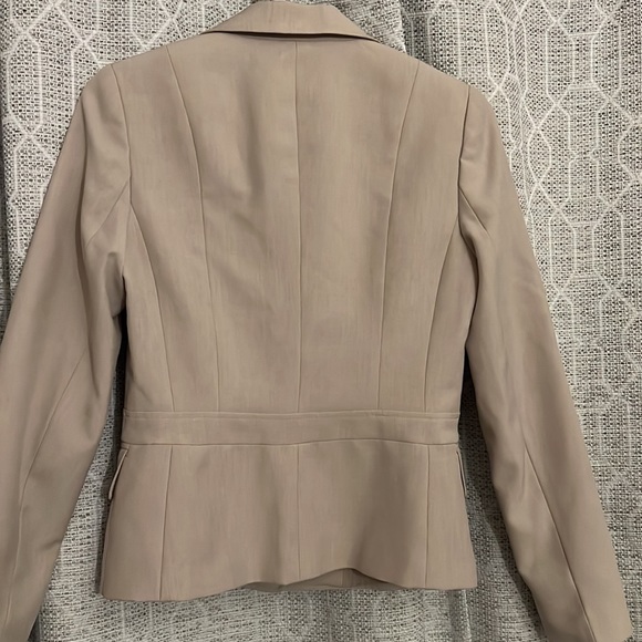 Cute Women’s Beige Blazer - Picture 4 of 8